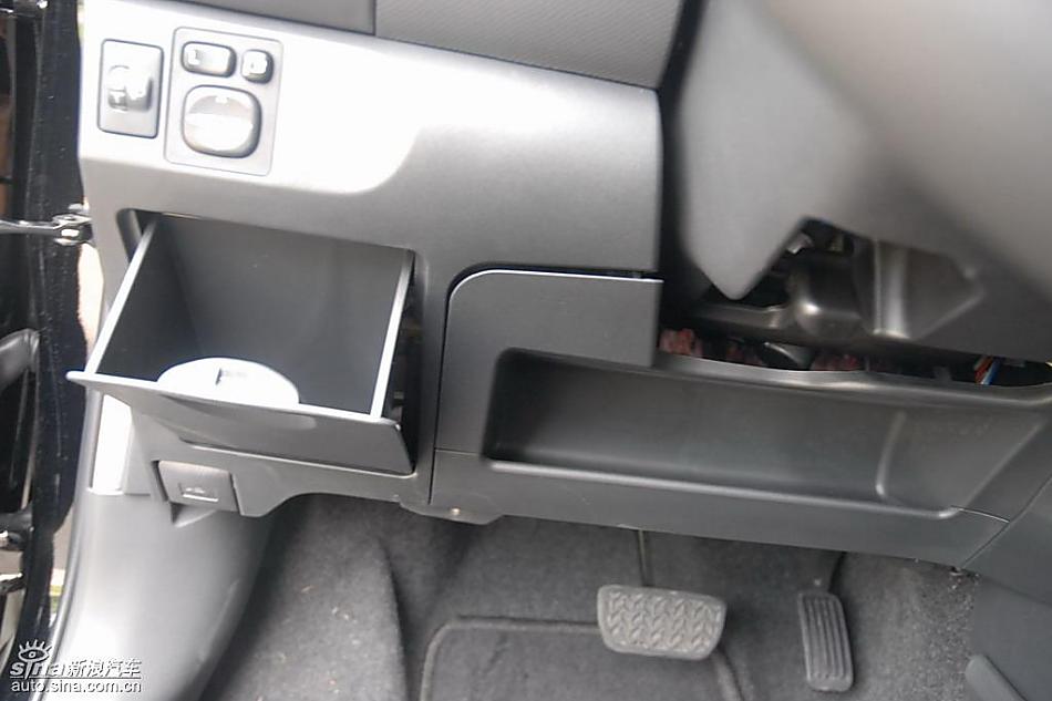 雅力士1.6RS PIO至尊锐动自动型内饰