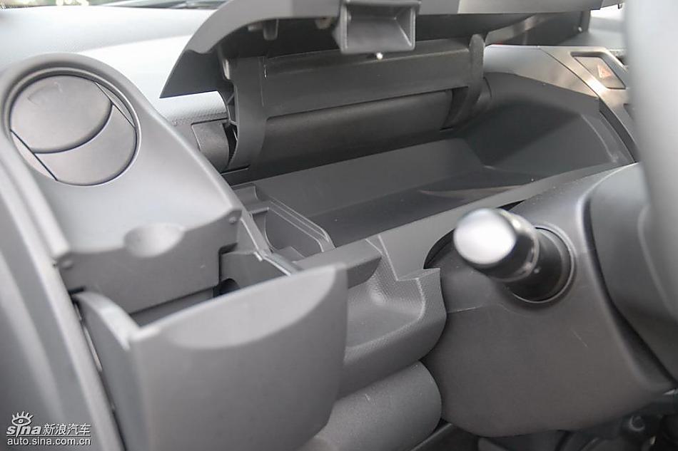 雅力士1.6RS PIO至尊锐动自动型内饰