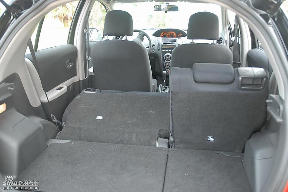 雅力士1.6RS PIO至尊锐动自动型后备箱