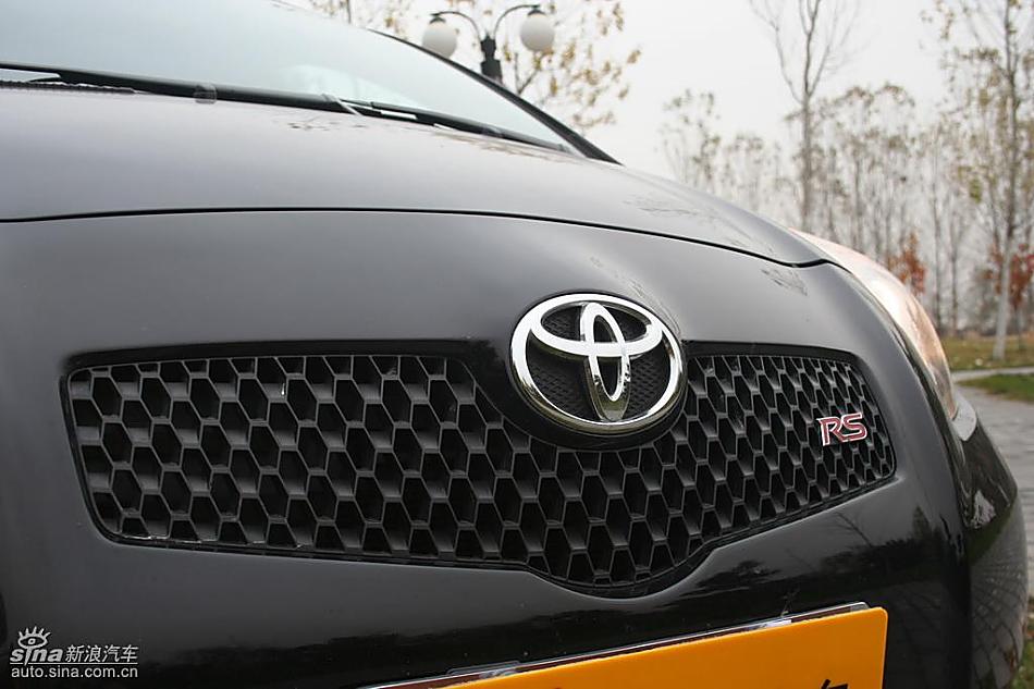 雅力士1.6RS 至尊锐动自动挡车型外观图