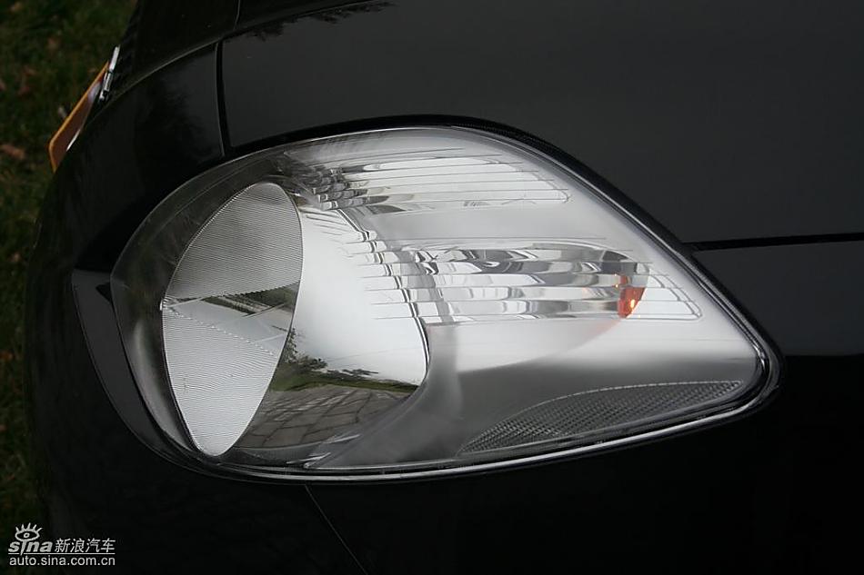 雅力士1.6RS 至尊锐动自动挡车型外观图