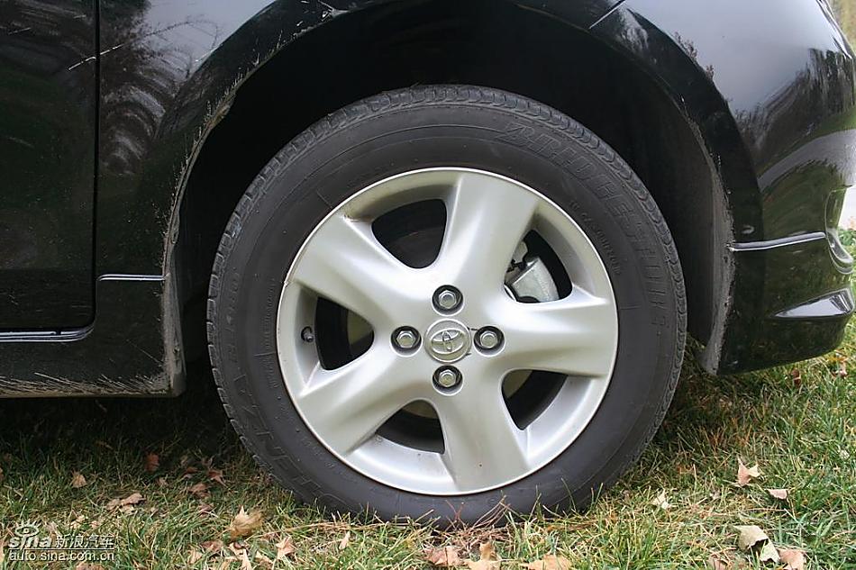 雅力士1.6RS 至尊锐动自动挡车型外观图