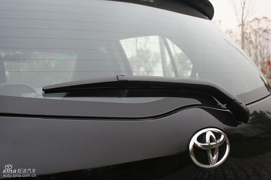 雅力士1.6RS 至尊锐动自动挡车型外观图