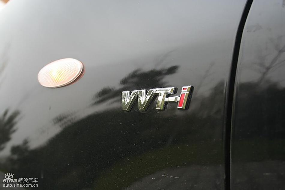 雅力士1.6RS 至尊锐动自动挡车型外观图