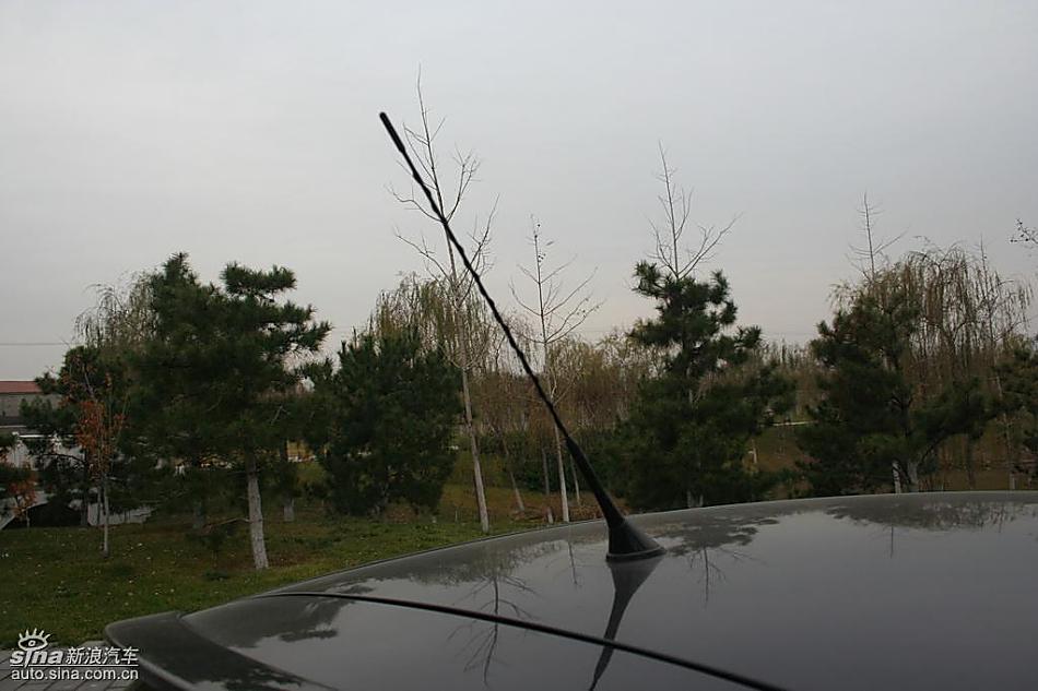 雅力士1.6RS 至尊锐动自动挡车型外观图