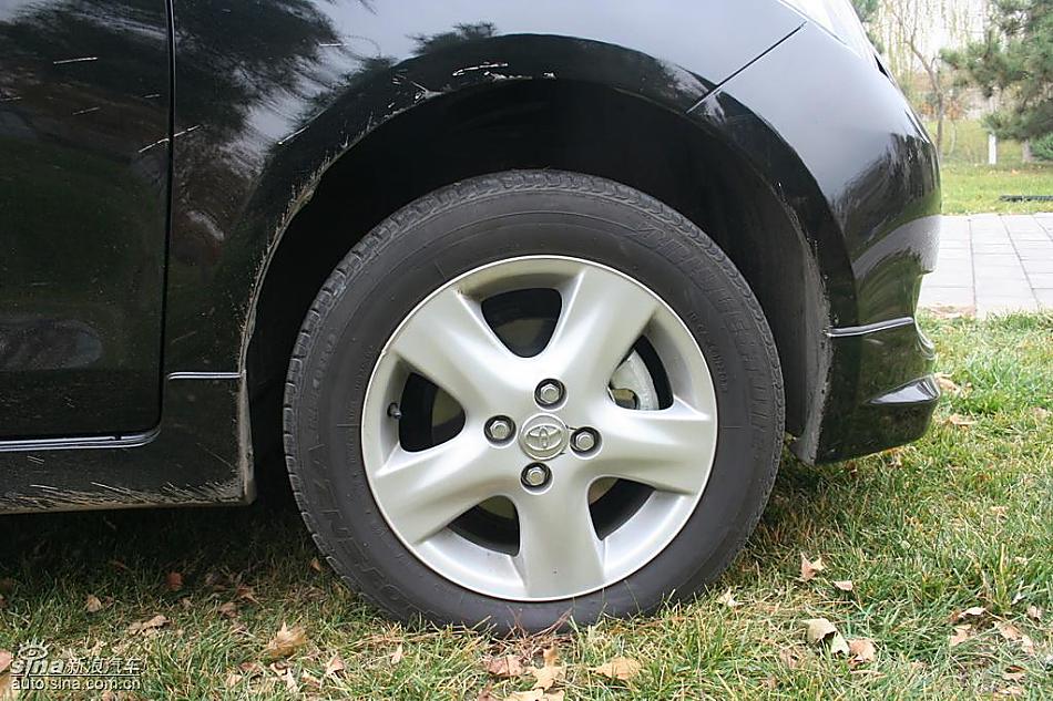 雅力士1.6RS 至尊锐动自动挡车型外观图