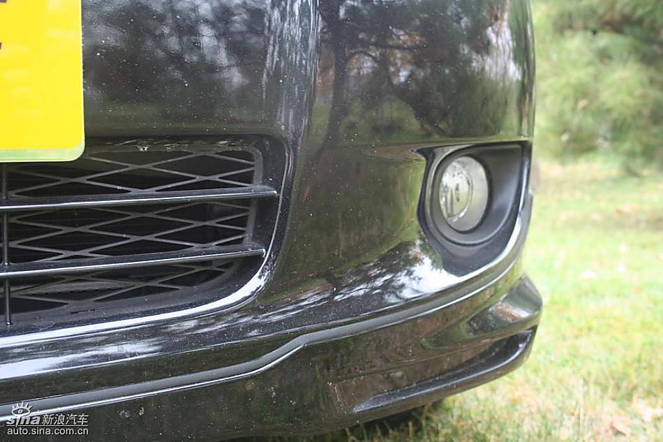 雅力士1.6RS 至尊锐动自动挡车型外观图