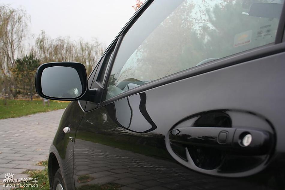 雅力士1.6RS 至尊锐动自动挡车型外观图