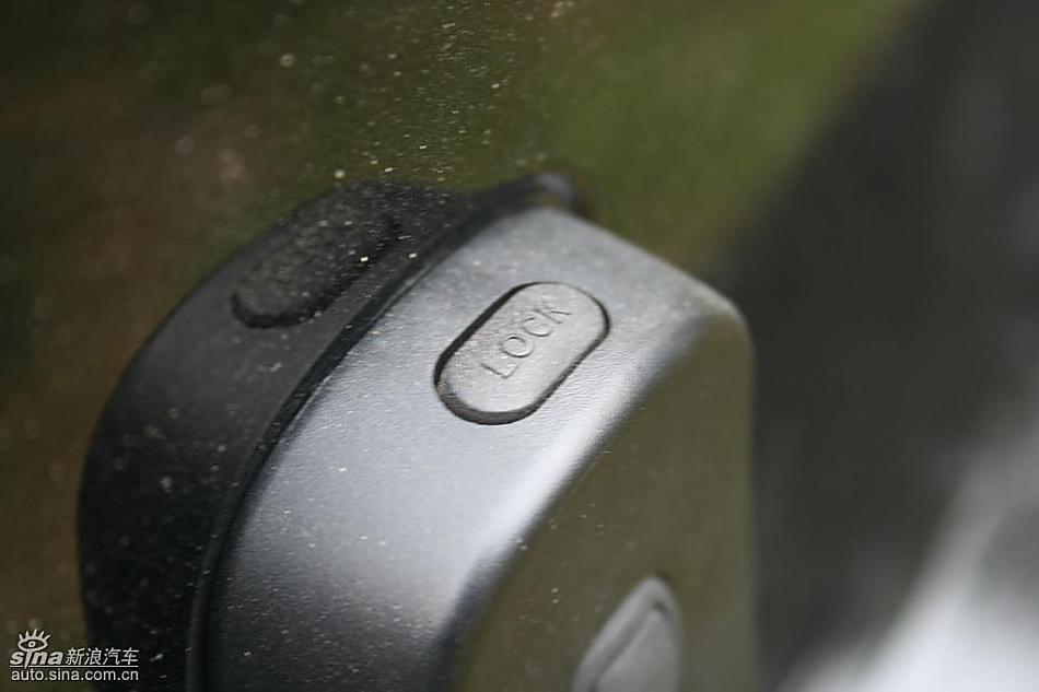 雅力士1.6RS 至尊锐动自动挡车型外观图