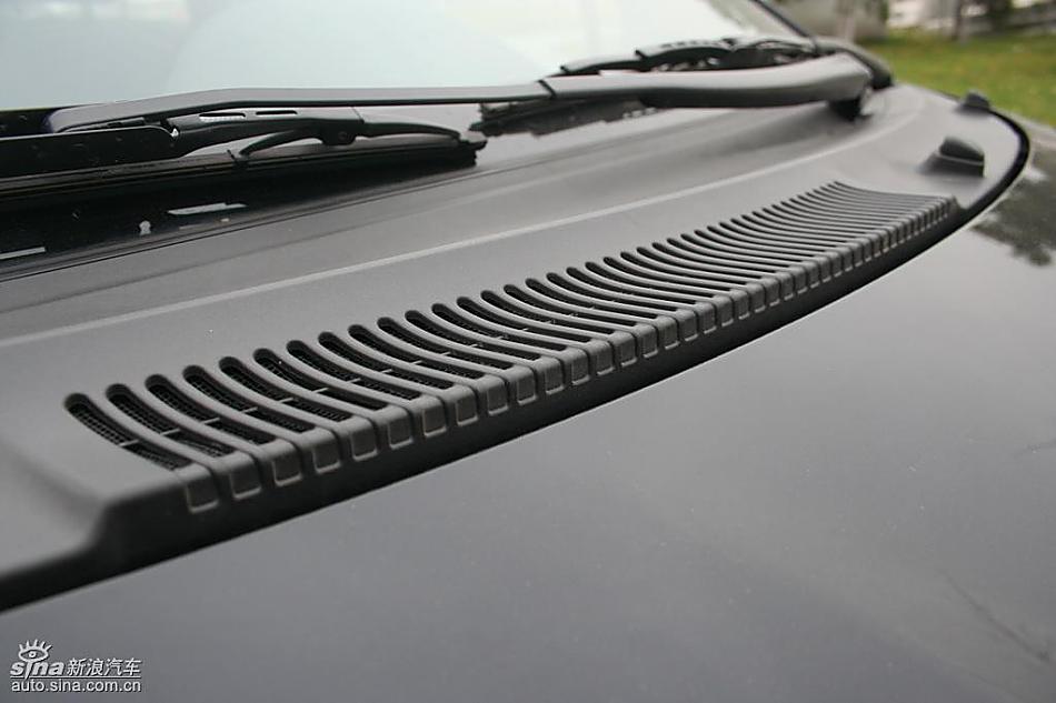 雅力士1.6RS 至尊锐动自动挡车型外观图