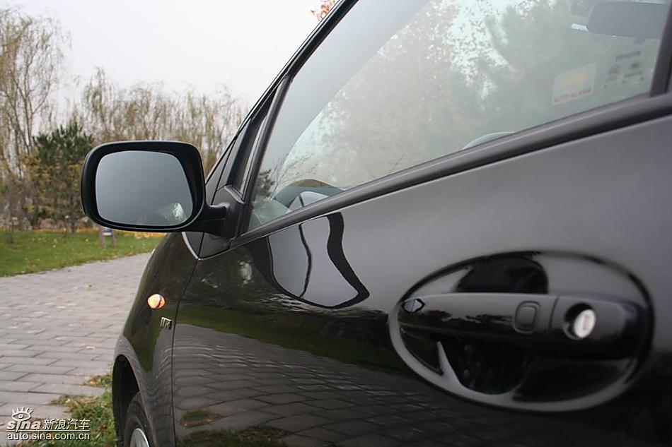 雅力士1.6RS 至尊锐动自动挡车型外观图