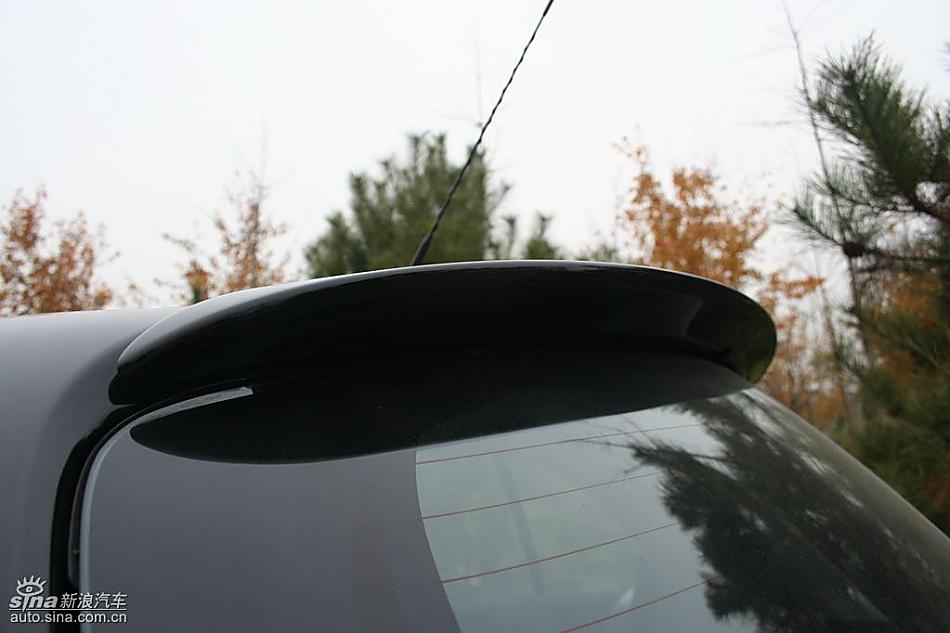 雅力士1.6RS 至尊锐动自动挡车型外观图