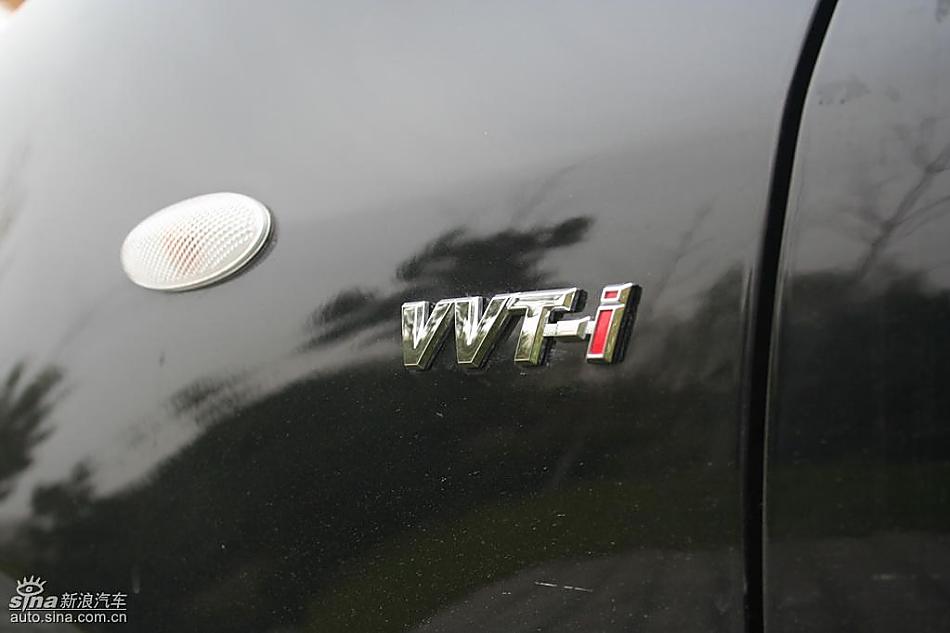 雅力士1.6RS 至尊锐动自动挡车型外观图