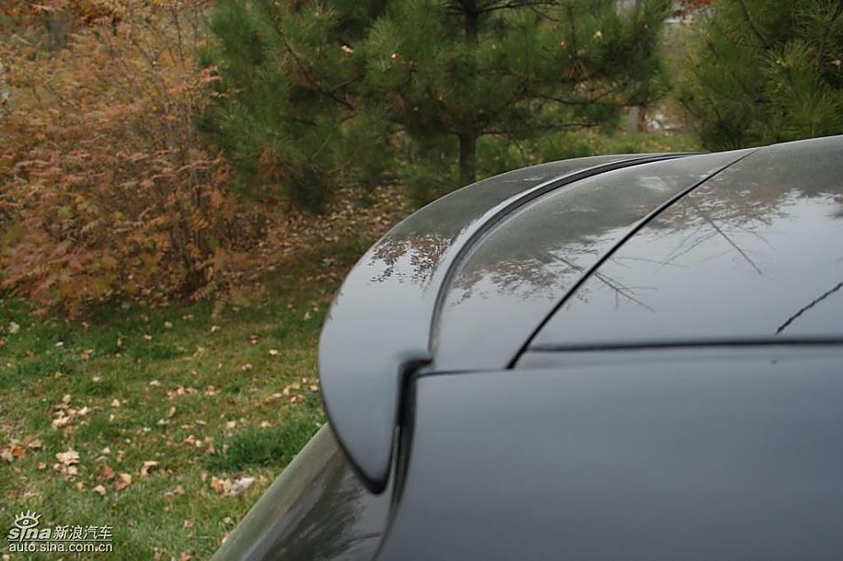 雅力士1.6RS 至尊锐动自动挡车型外观图