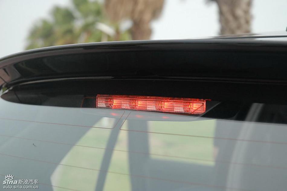 雅力士1.6RS PIO至尊锐动自动型外观