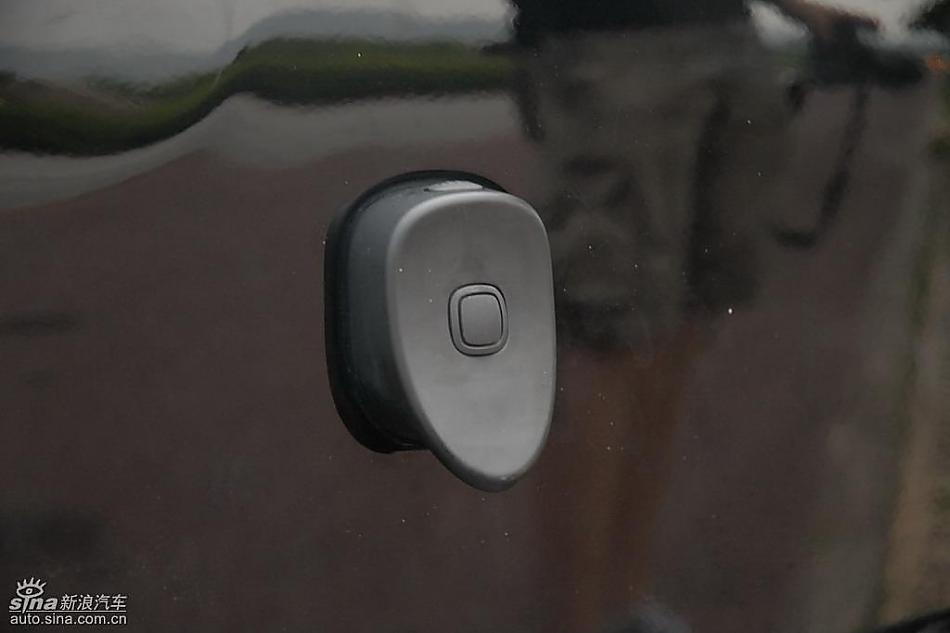 雅力士1.6RS PIO至尊锐动自动型外观