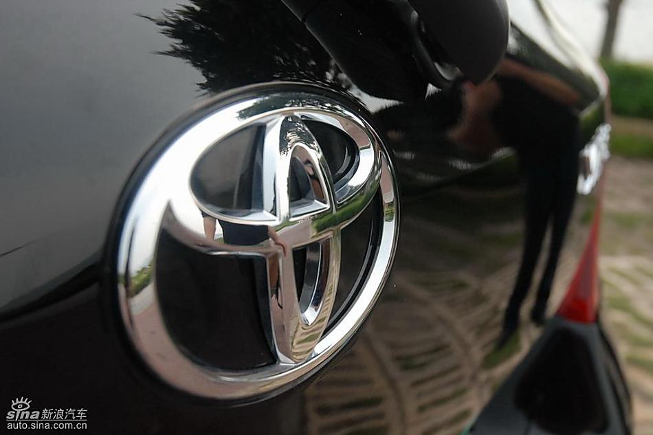 雅力士1.6RS PIO至尊锐动自动型外观