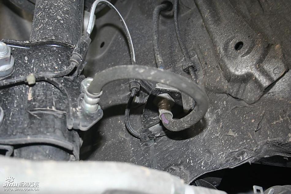 雅力士1.6RS 至尊锐动自动挡车型实拍图