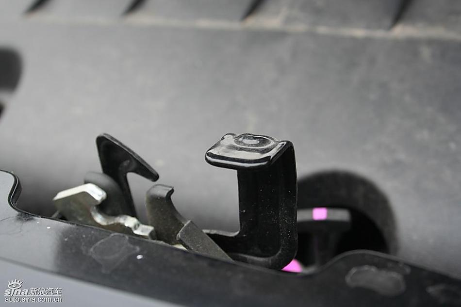 雅力士1.6RS 至尊锐动自动挡车型实拍图