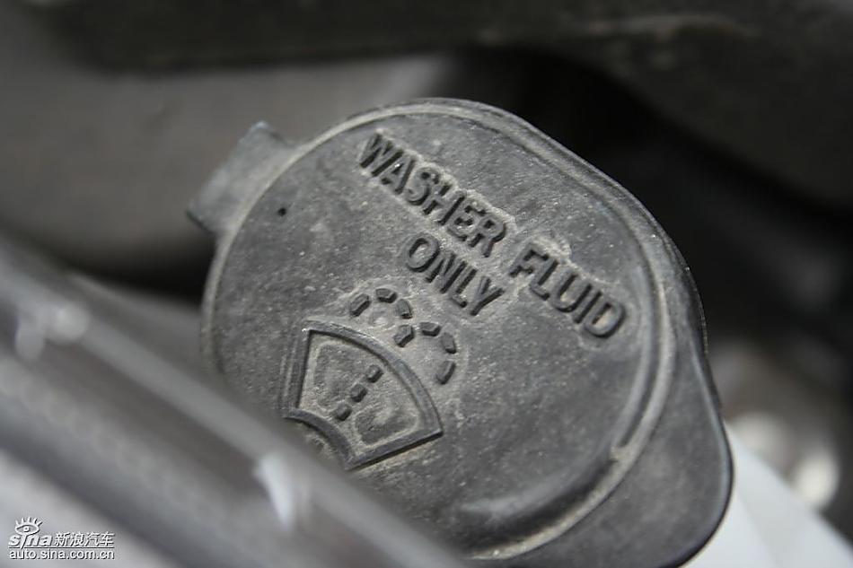 雅力士1.6RS 至尊锐动自动挡车型实拍图