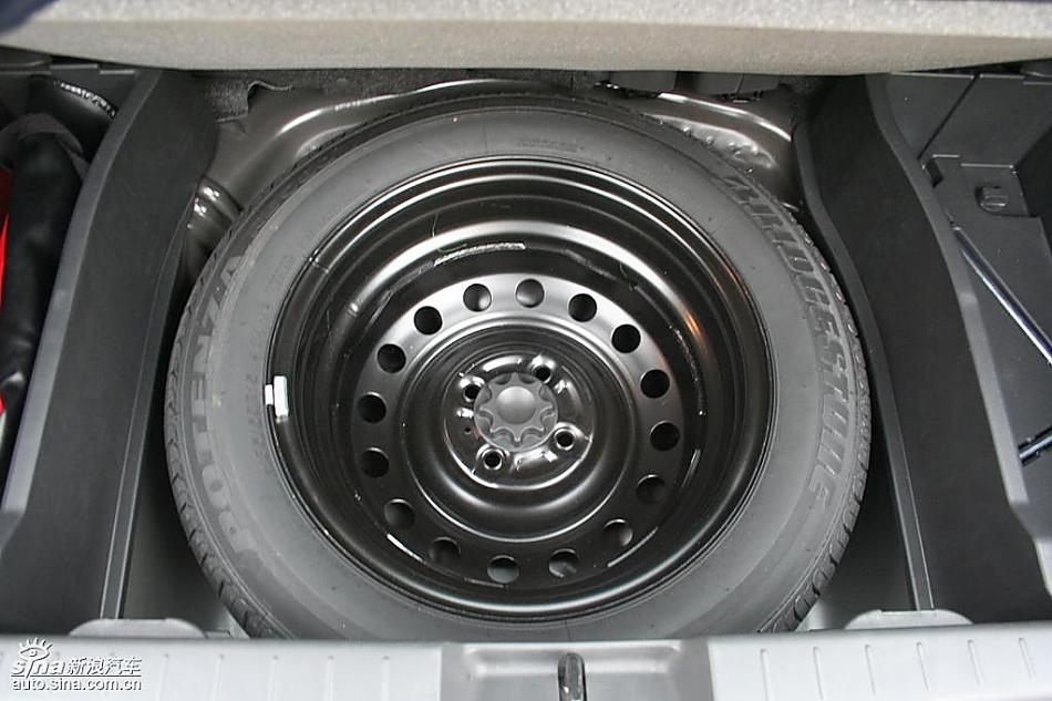 雅力士1.6RS 至尊锐动自动挡车型实拍图