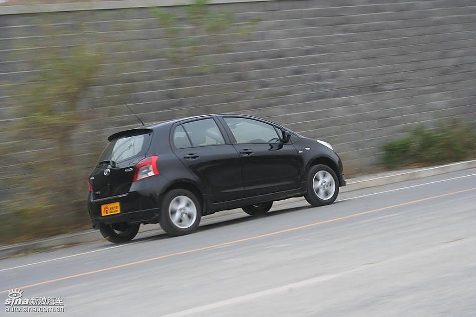 雅力士1.6RS至尊锐动自动挡车型动态实拍