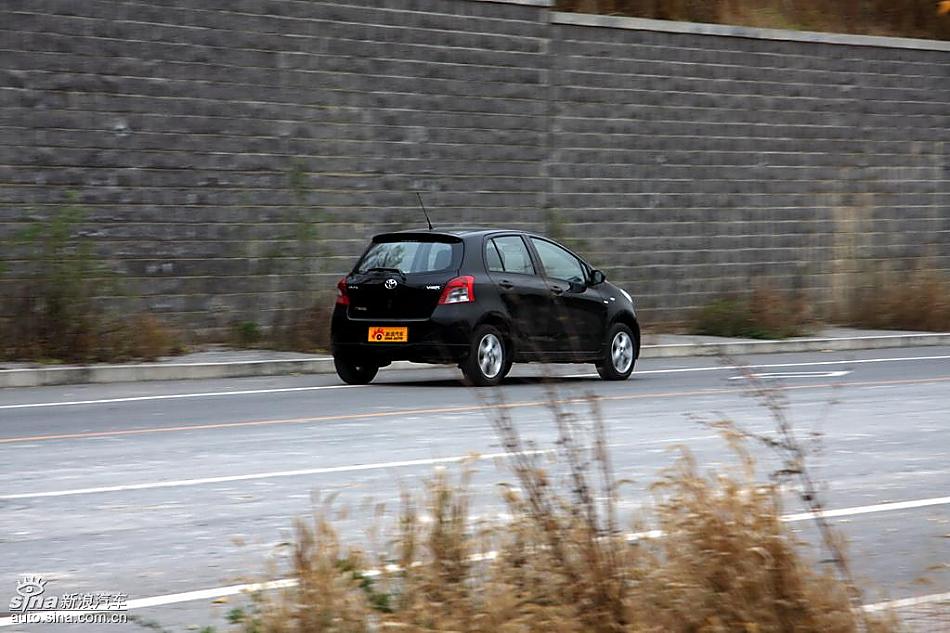 雅力士1.6RS至尊锐动自动挡车型动态实拍