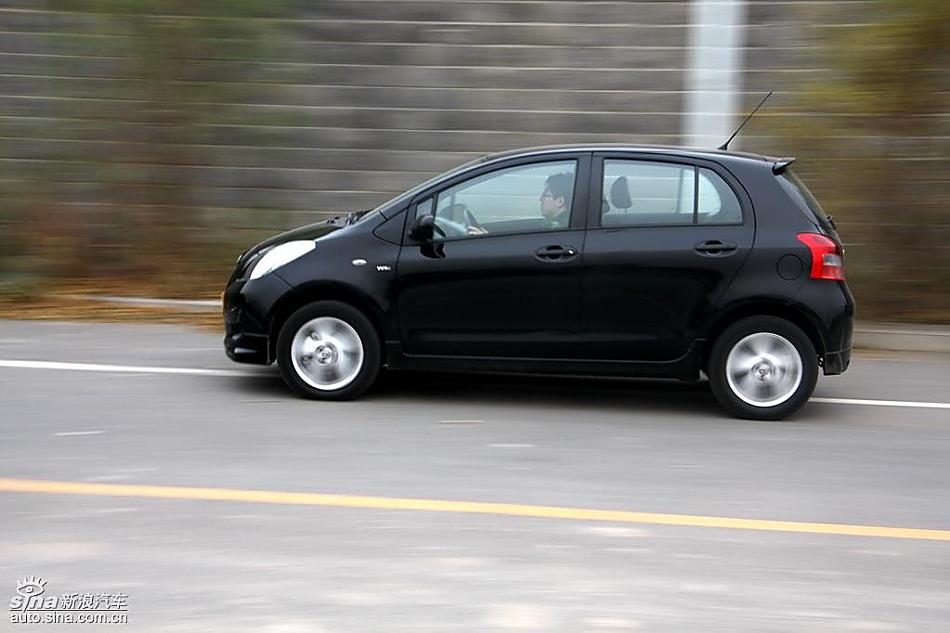 雅力士1.6RS至尊锐动自动挡车型动态实拍