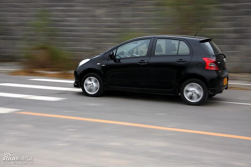 雅力士1.6RS至尊锐动自动挡车型动态实拍