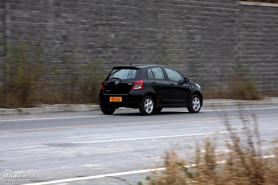 雅力士1.6RS至尊锐动自动挡车型动态实拍