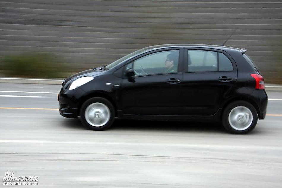 雅力士1.6RS至尊锐动自动挡车型动态实拍