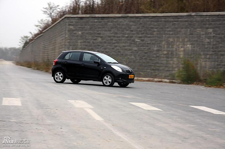 雅力士1.6RS至尊锐动自动挡车型动态实拍