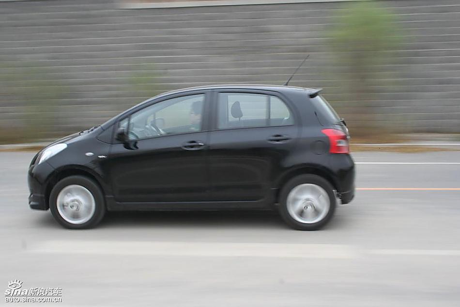 雅力士1.6RS至尊锐动自动挡车型动态实拍