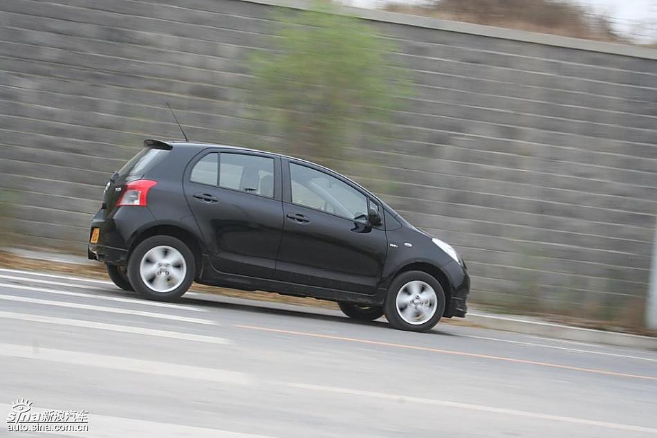 雅力士1.6RS至尊锐动自动挡车型动态实拍