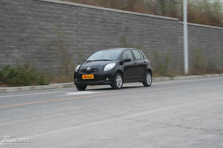 雅力士1.6RS至尊锐动自动挡车型动态实拍