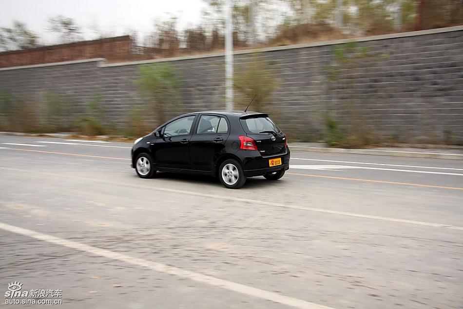 雅力士1.6RS至尊锐动自动挡车型动态实拍