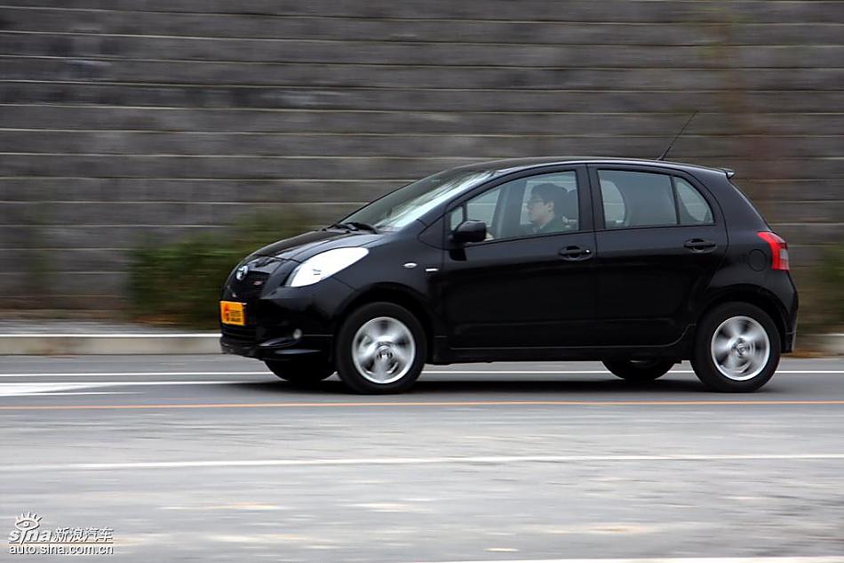 雅力士1.6RS至尊锐动自动挡车型动态实拍