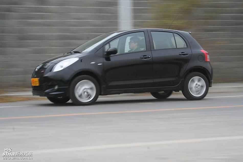 雅力士1.6RS至尊锐动自动挡车型动态实拍