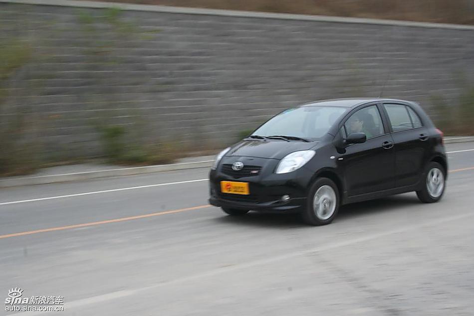 雅力士1.6RS至尊锐动自动挡车型动态实拍