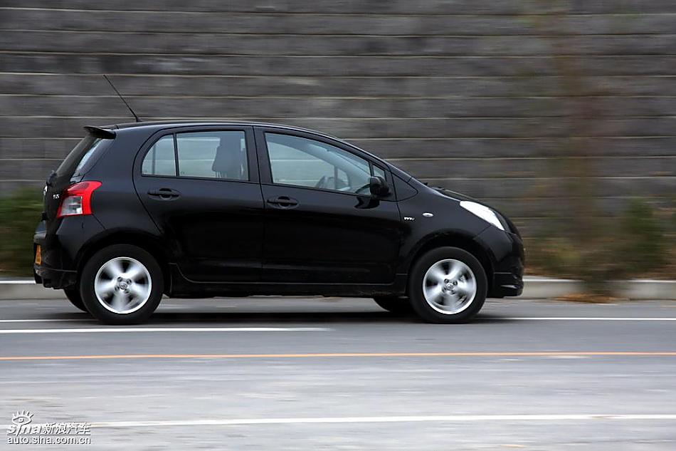 雅力士1.6RS至尊锐动自动挡车型动态实拍