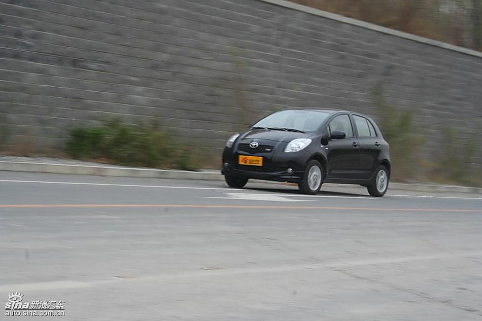 雅力士1.6RS至尊锐动自动挡车型动态实拍