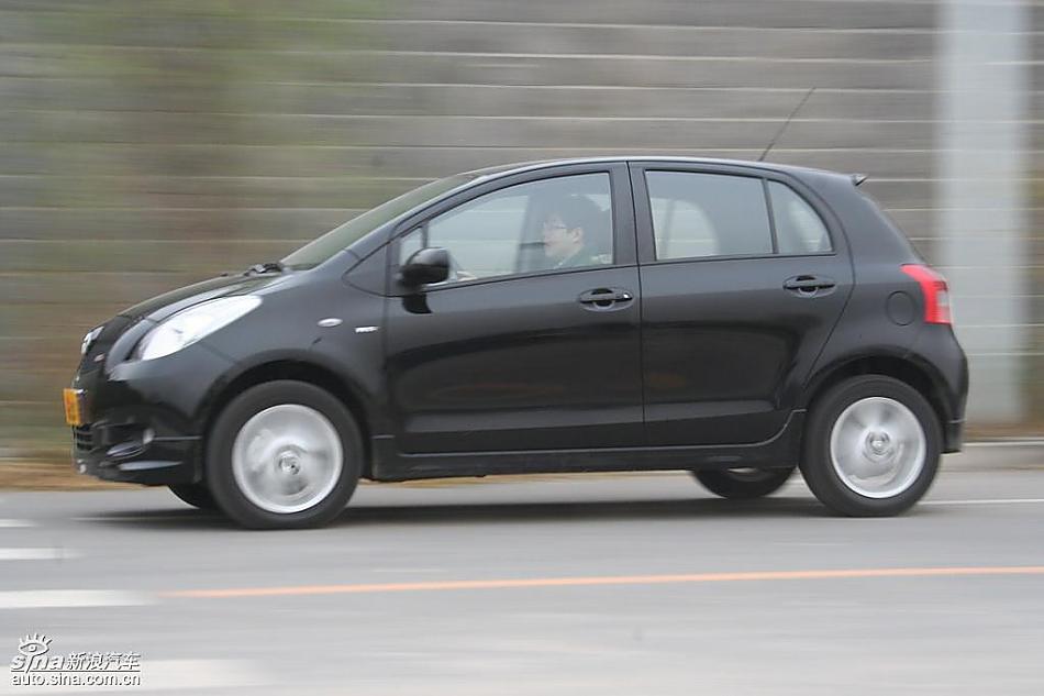 雅力士1.6RS至尊锐动自动挡车型动态实拍