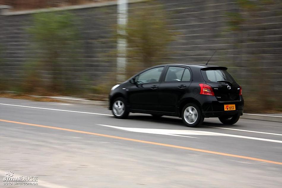 雅力士1.6RS至尊锐动自动挡车型动态实拍