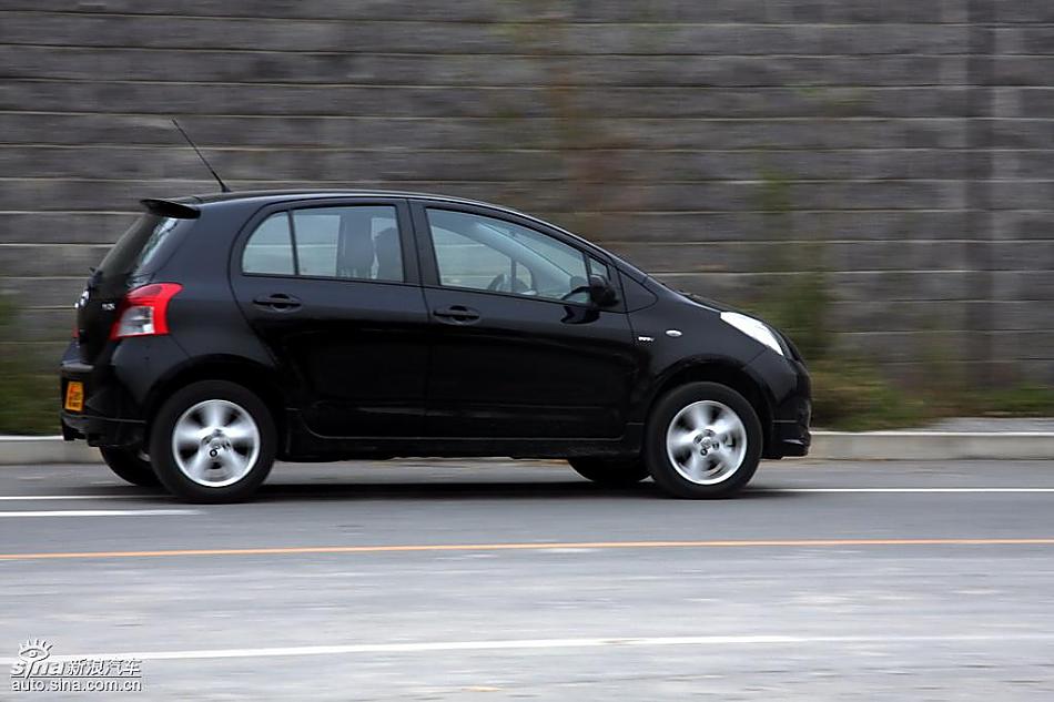 雅力士1.6RS至尊锐动自动挡车型动态实拍