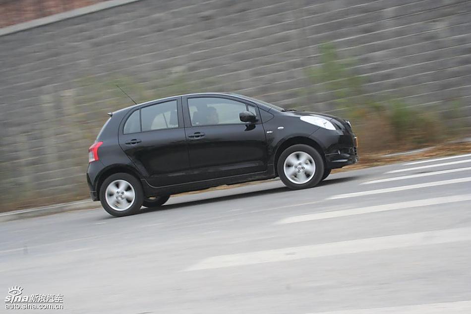 雅力士1.6RS至尊锐动自动挡车型动态实拍