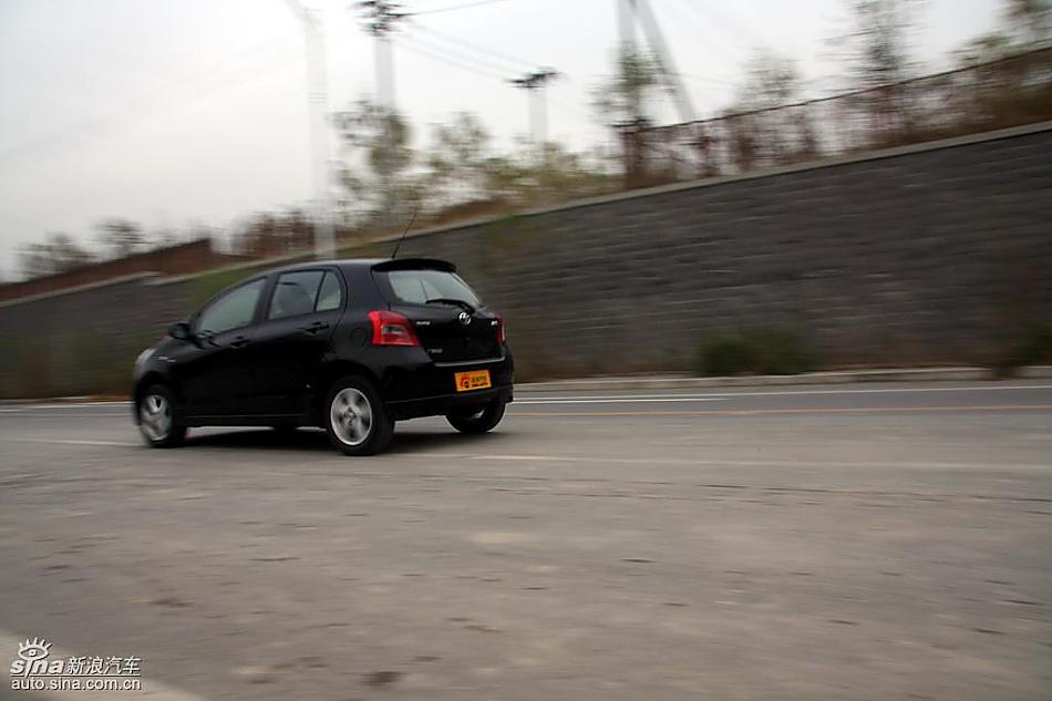 雅力士1.6RS至尊锐动自动挡车型动态实拍