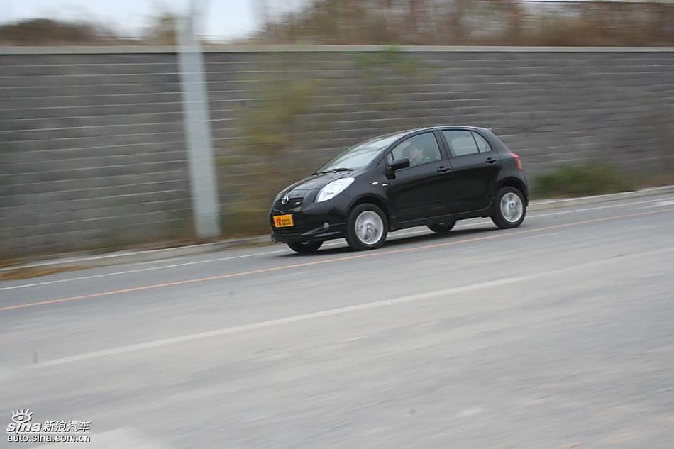 雅力士1.6RS至尊锐动自动挡车型动态实拍