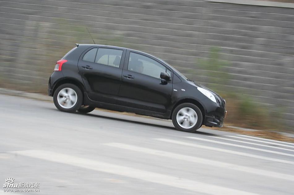 雅力士1.6RS至尊锐动自动挡车型动态实拍