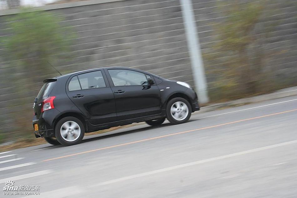 雅力士1.6RS至尊锐动自动挡车型动态实拍