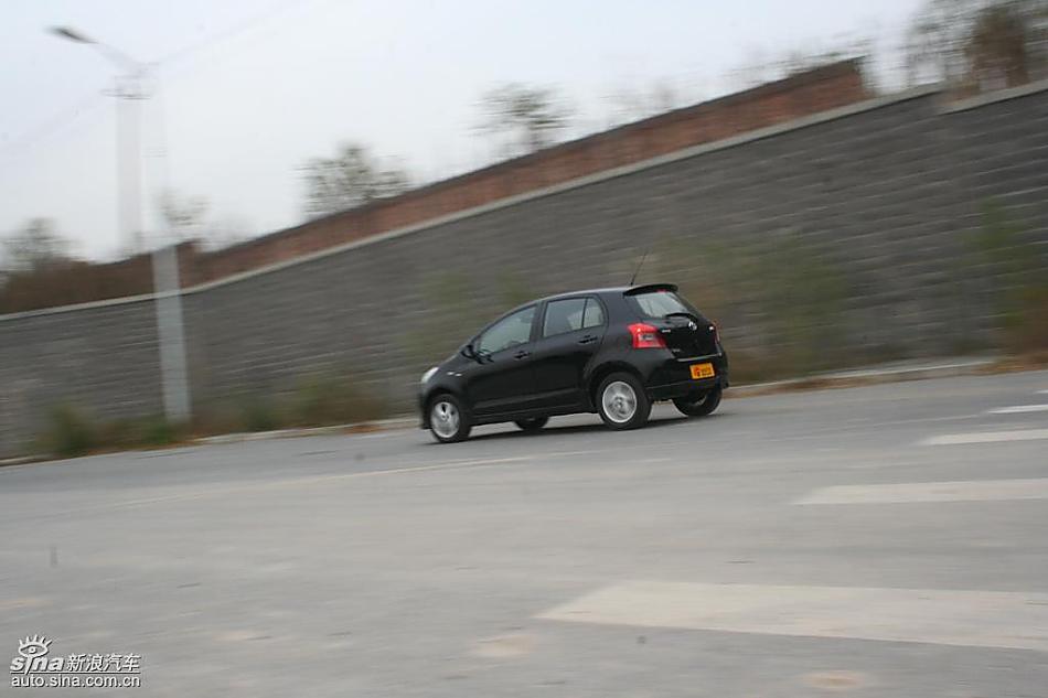 雅力士1.6RS至尊锐动自动挡车型动态实拍